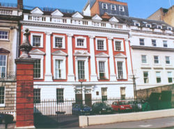 Picture of Lindsey House from the road