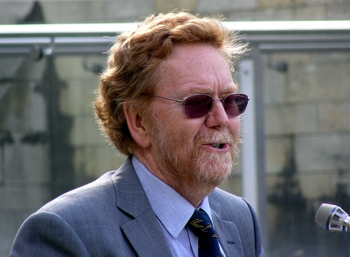 Professor Barry Coward delivering the address